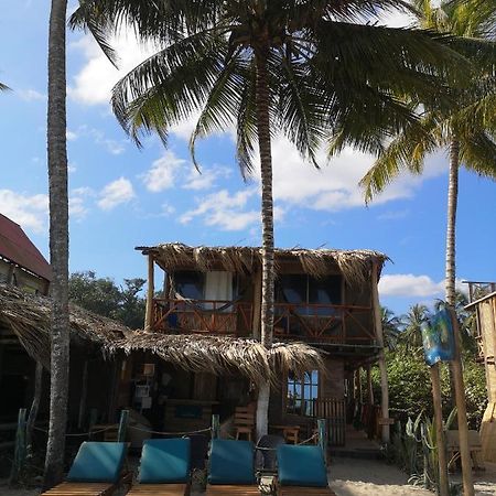 Palmario Hostal Guachaca Exterior photo